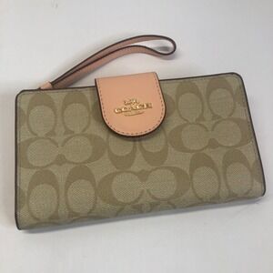 Coach Tech Phone Wallet In Colorblock Signature Canvas Light Khaki‎ Faded Blush